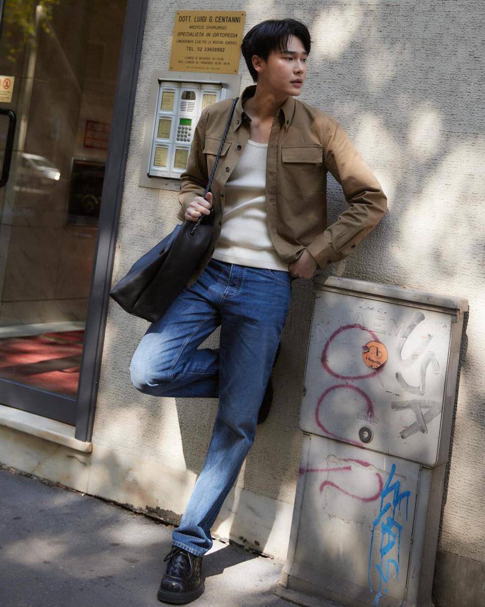 outfit layering ala Dew Jirawat (instagram.com/dew_jsu)