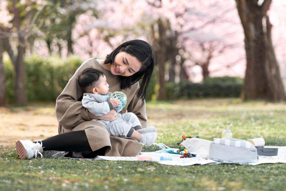 ilustrasi ibu dan anak (freepik.com/freepik)