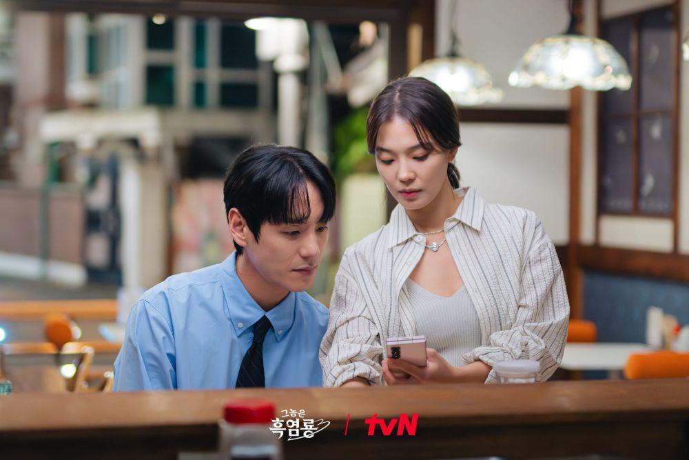 4 Alasan Seo Ha Jin Menerima Cinta Kim Sin Won di My Dearest Nemesis