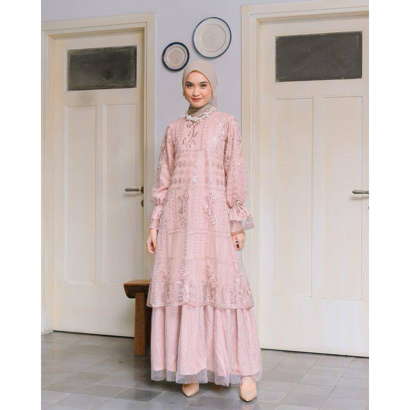 Hellen Dress dari ABINAYA (shopee.co.id/ABINAYA Official Shop)