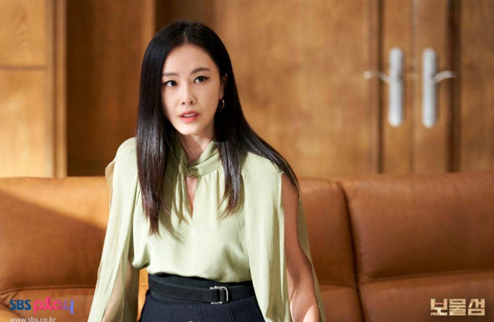 Still cut Buried Hearts (dok. SBS/Buried Hearts)