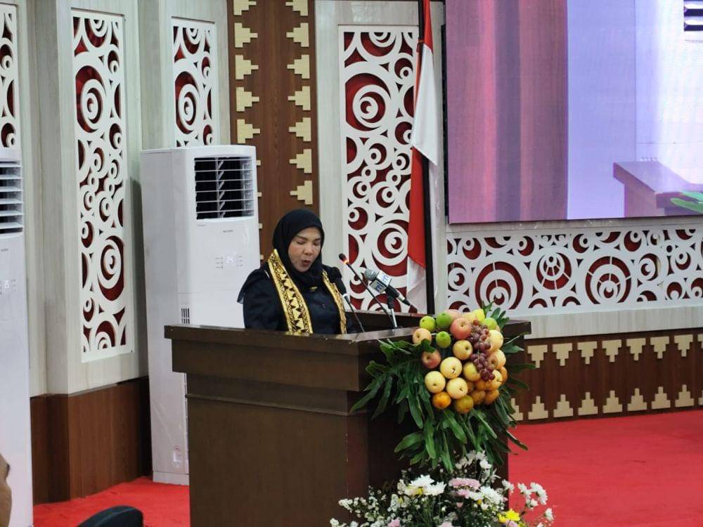 Walikota Bandar Lampung, Eva Dwiana saat memaparkan progamnya di Paripurna DPRD Bandar Lampung. (IDN Times/Muhaimin)