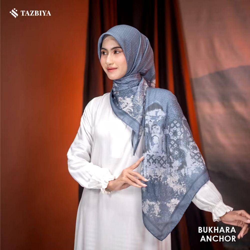 Rekomendasi hijab untuk baju warna cokelat mahogany. (Shopee.co.id/Tazbiya Official Shop)