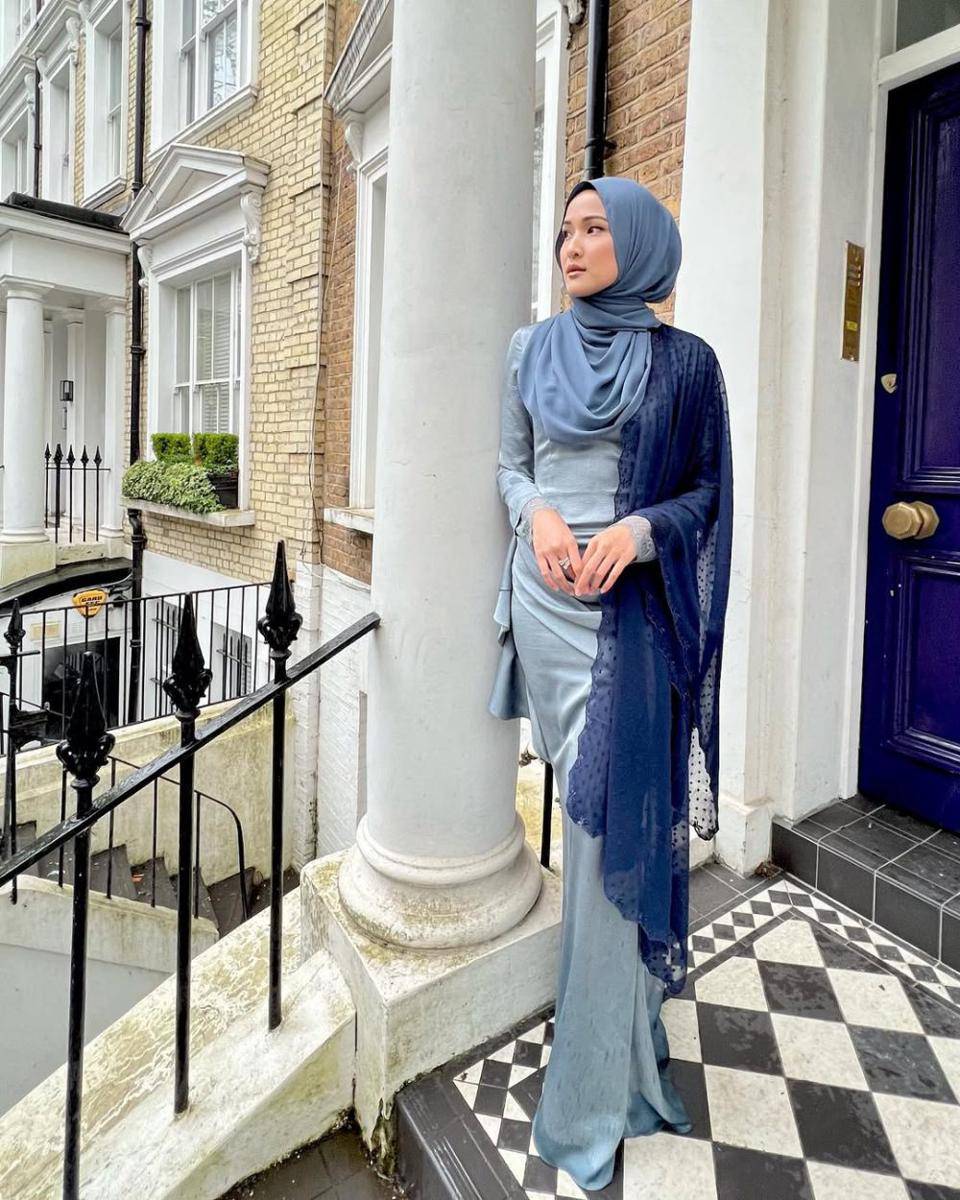 potret inspirasi outfit elegan dan berkelas buat orang dewasa ala Hanis Zalikha