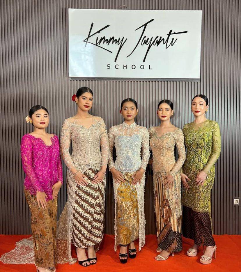 potret kelulusan Aira Yudhoyono di sekolah model milik Kimmy Jayanti (Instagram.com/kimmyjayantischool)