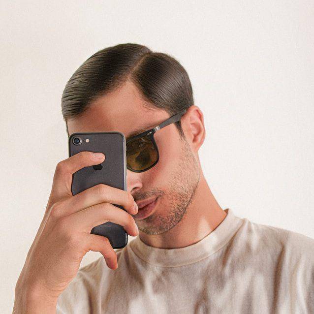 ilustrasi gaya rambut comb over pria (unsplash.com/Moein Glmzdh)