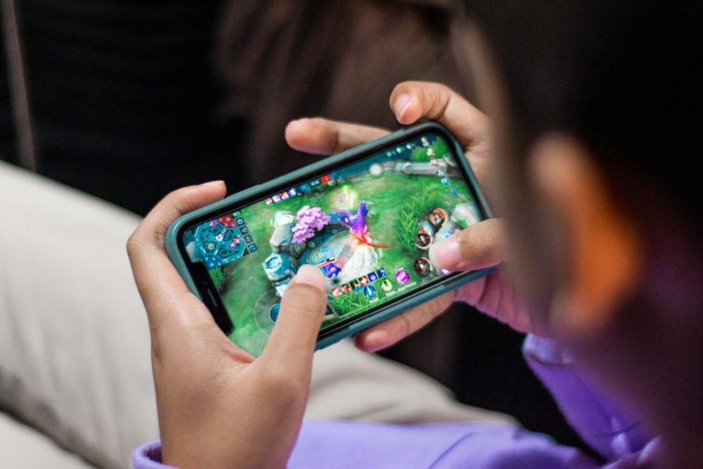 Kenapa Refresh Rate Penting untuk Main Game di HP?