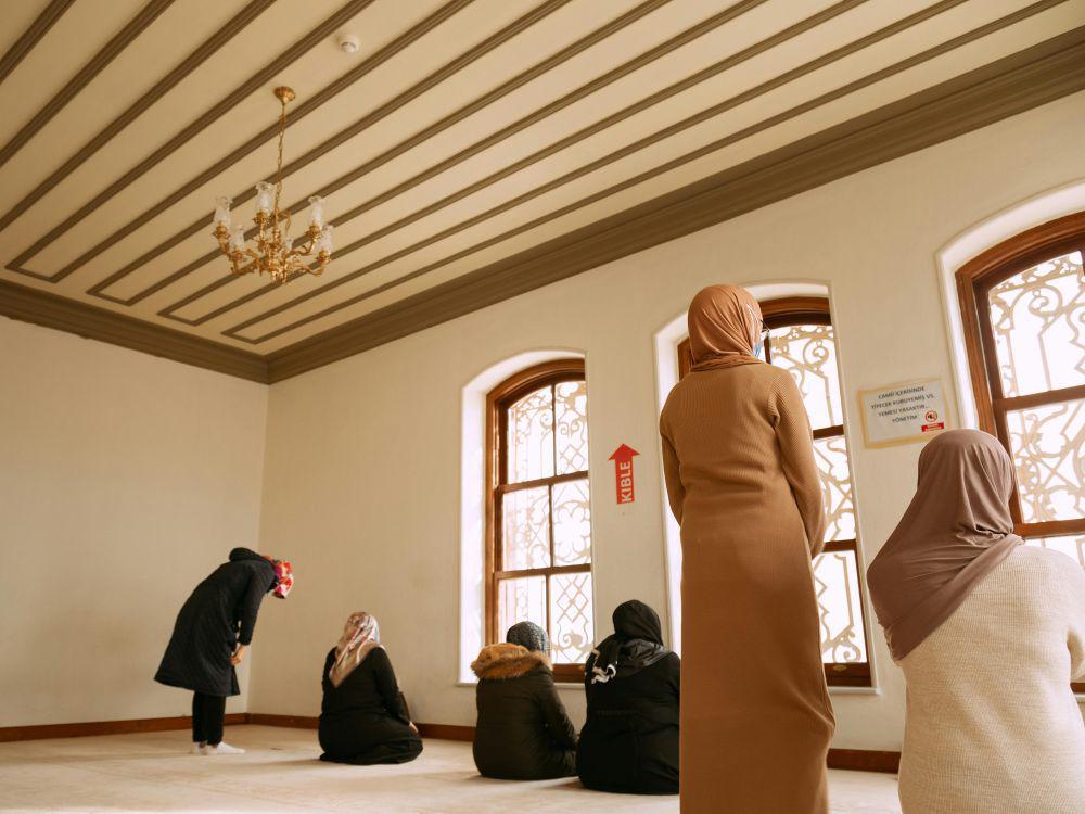 Apakah Sholat Lailatul Qadar Harus Tidur Dulu? Ini Tata Caranya