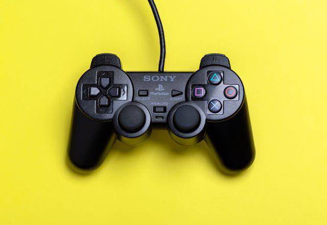 potret DualShock 2 (pexels.com/@stasknop)