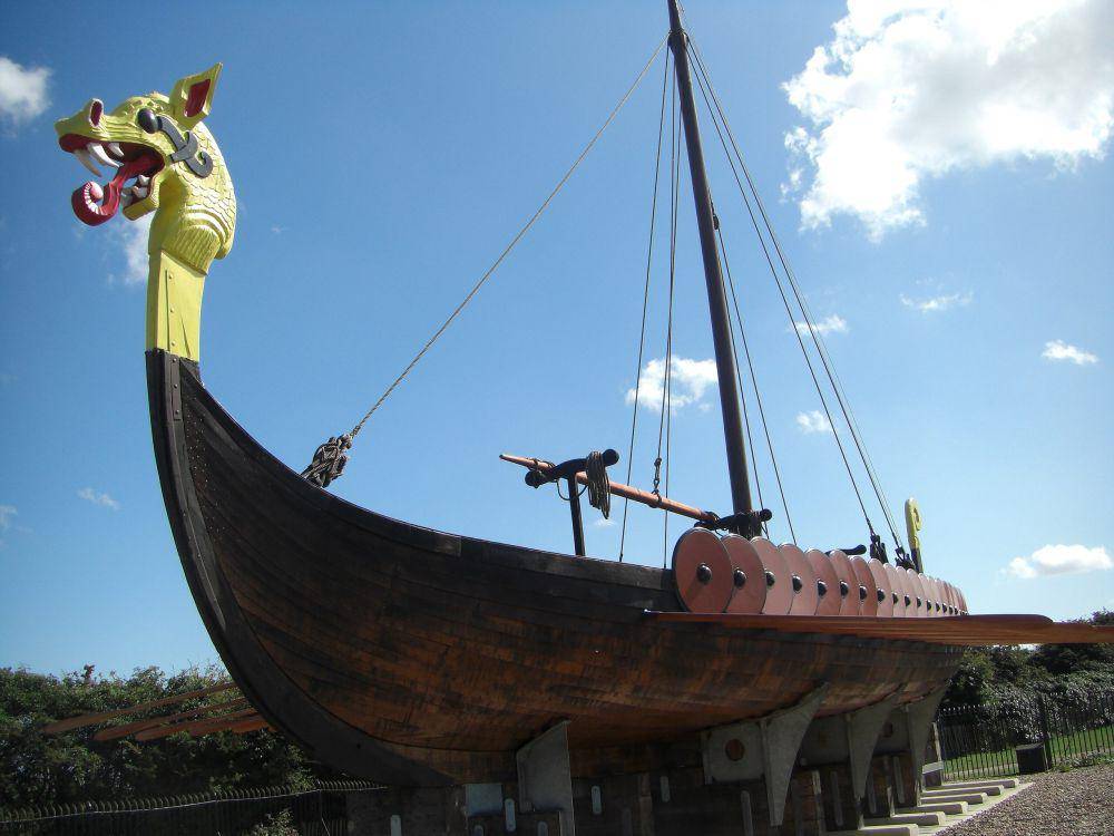 ilustrasi kapal bangsa Viking (commons.wikimedia.org/Midnightblueowl)