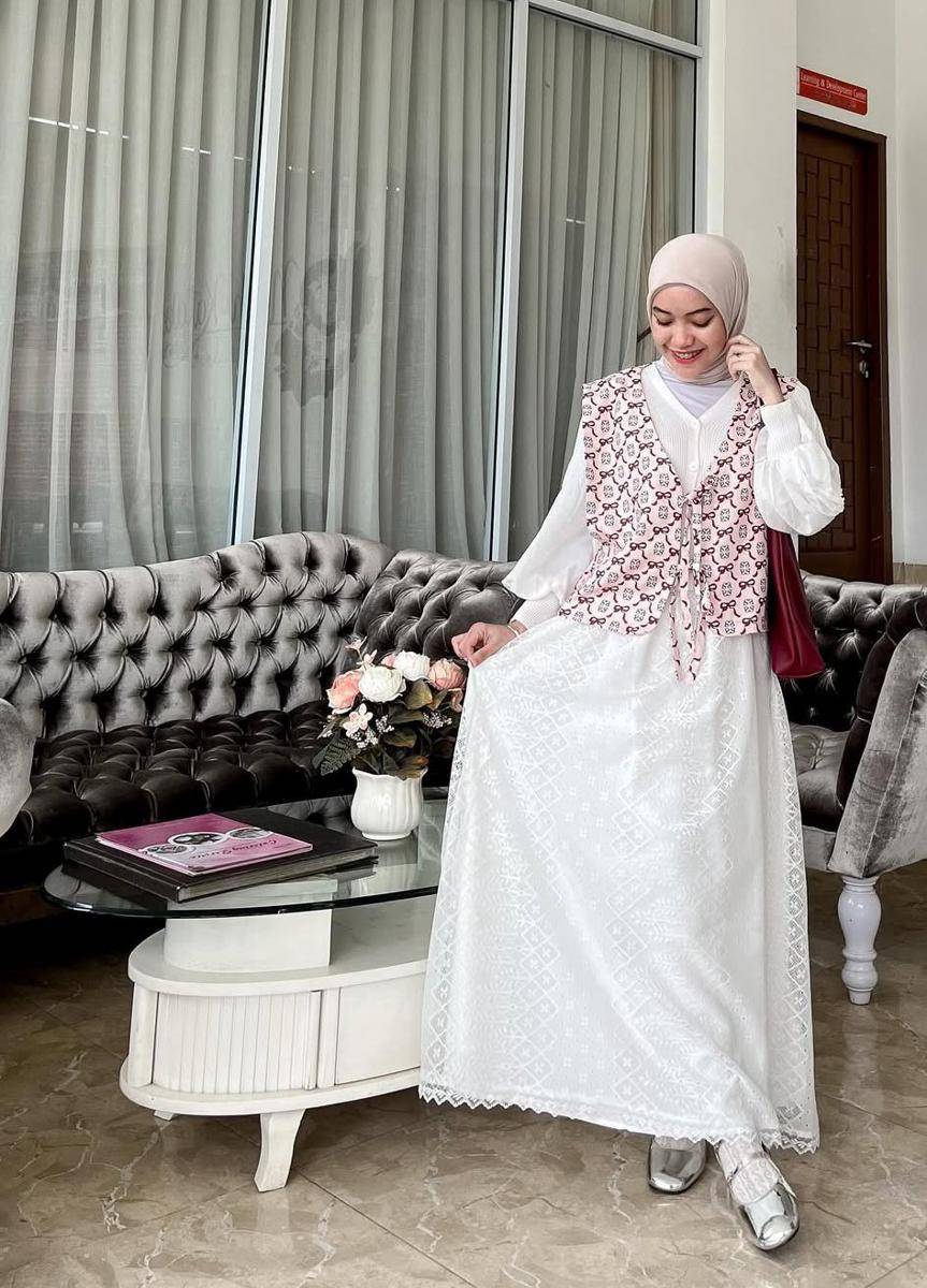 OOTD ala Olivia Putri (instagram.com/oliviaptr)