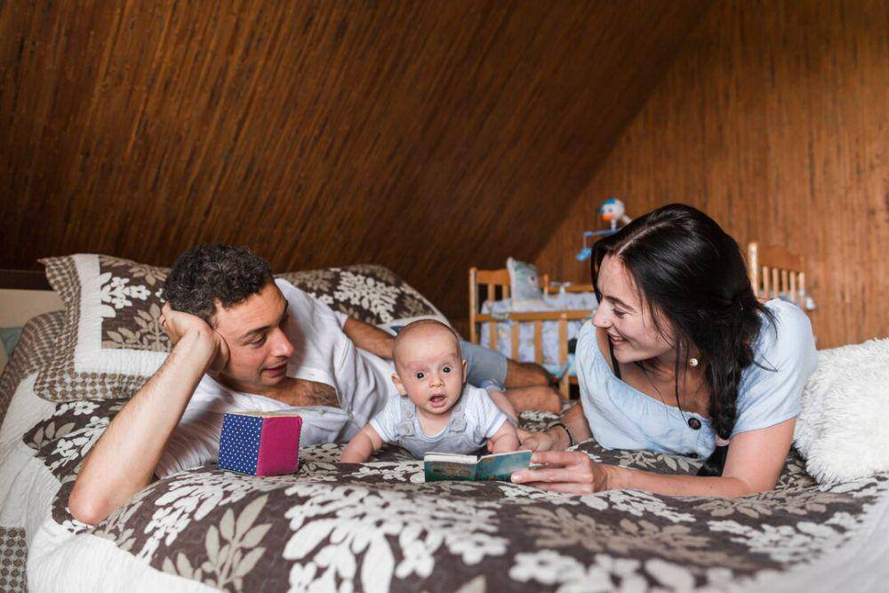 ilustrasi ibu dan anak (freepik.com/freepik)