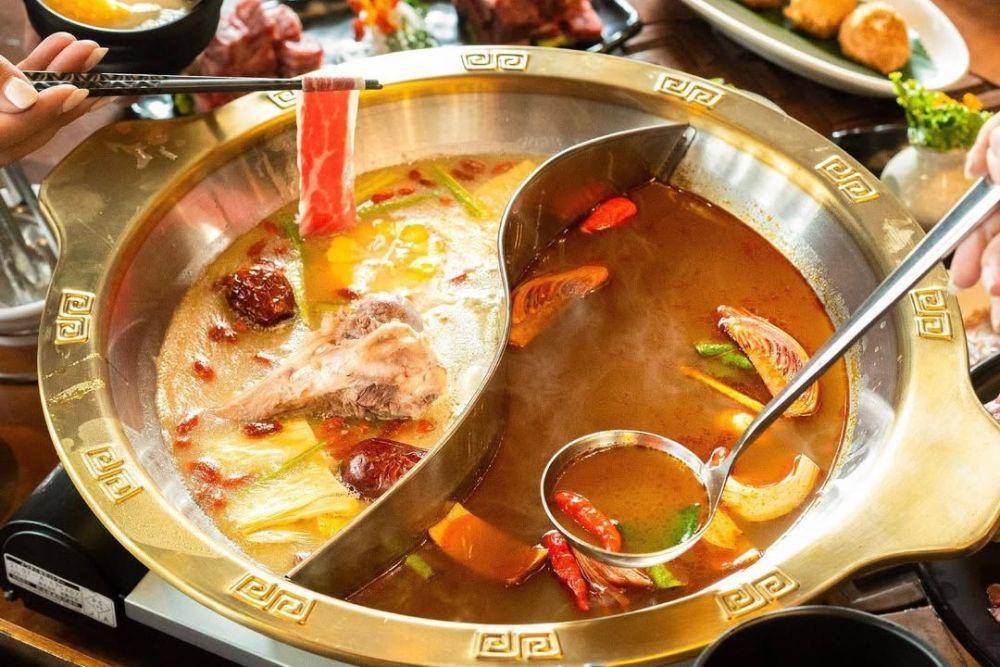 menu hotpot di Eight Treasures (instagram.com/8treasuresjkt)