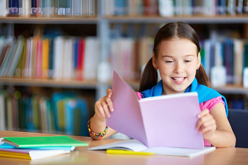 ilustrasi anak sedang belajar (freepik.com/pressfoto)