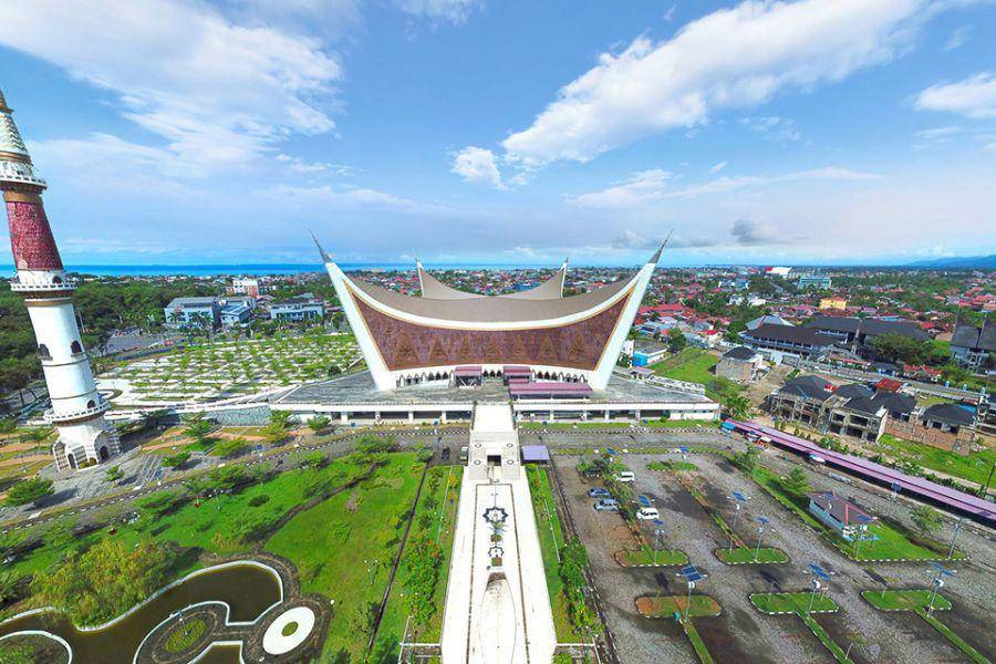 Potret Masjid Raya Sumatra Barat, Padang (masjidraya.sumbarprov.go.id)