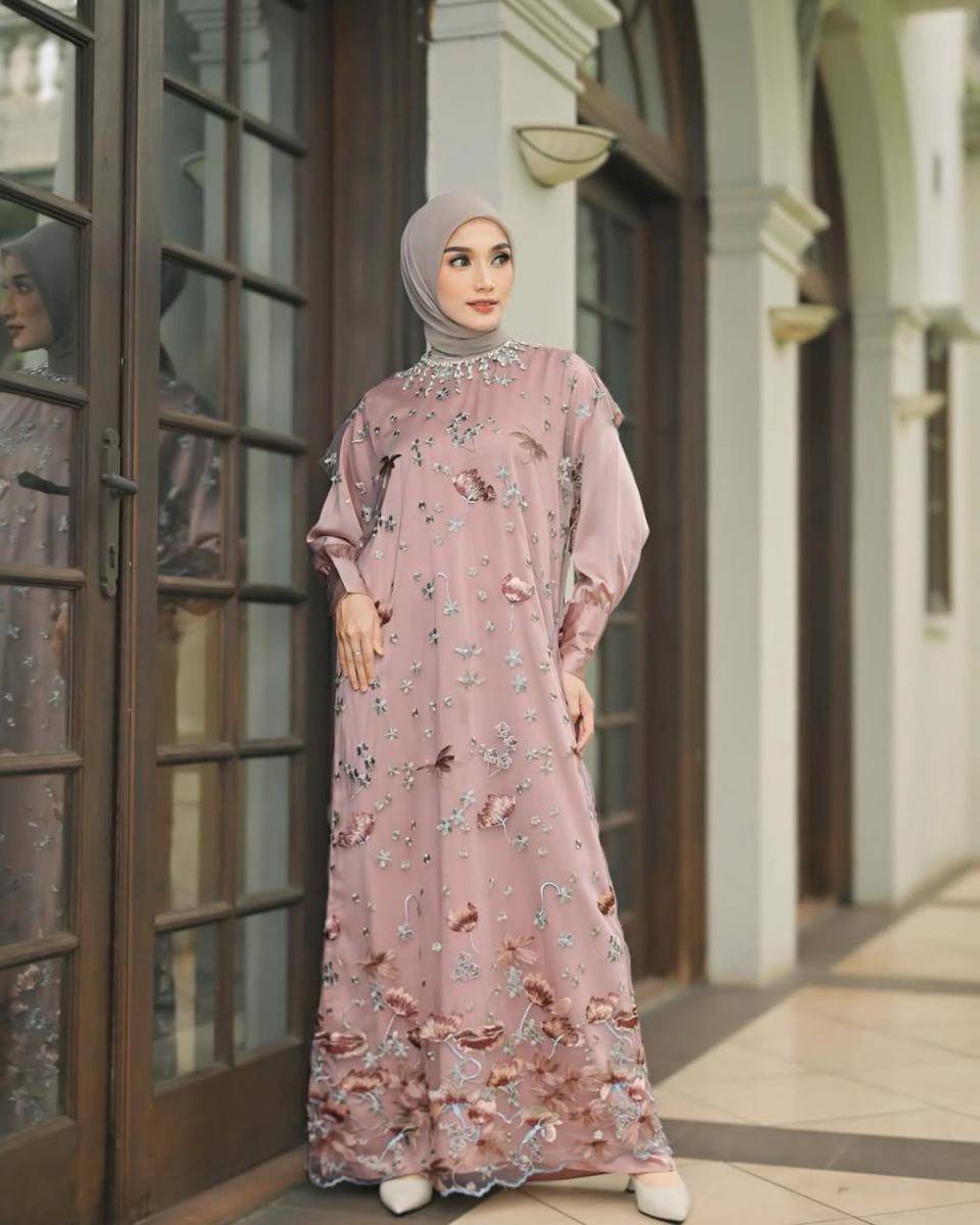 Gamis dari Vanilla Hijab (instagram.com/vanillahijab)