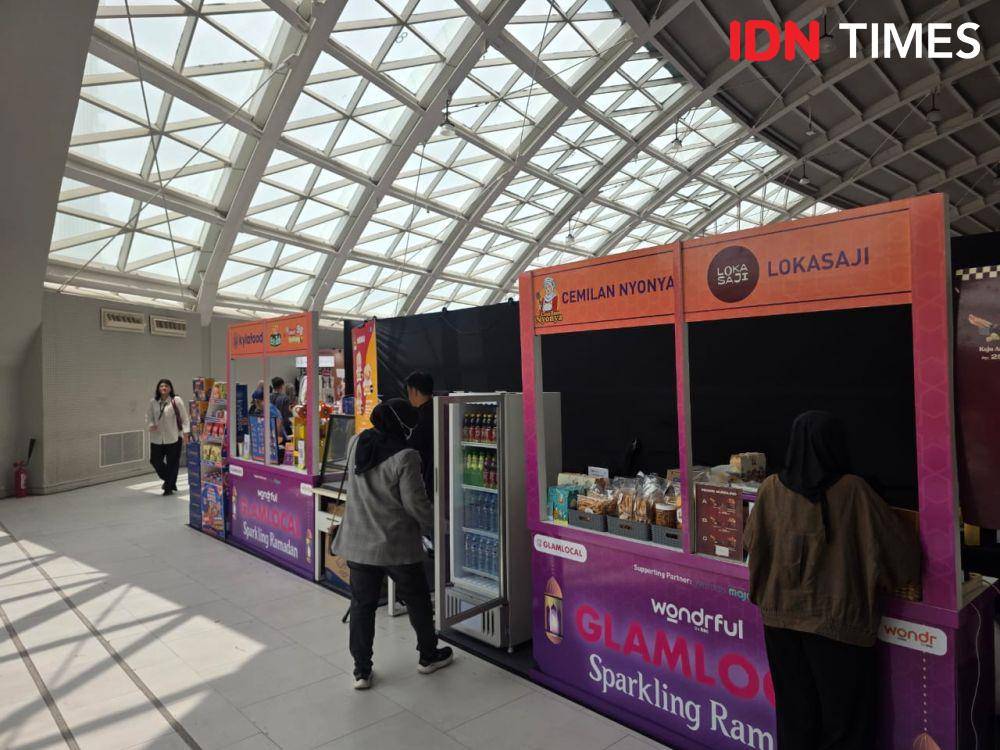 Potret Bazar GlamLocal di PIM 3. 5 Maret 2025. (IDN Times/M. Tarmizi Murdianto)