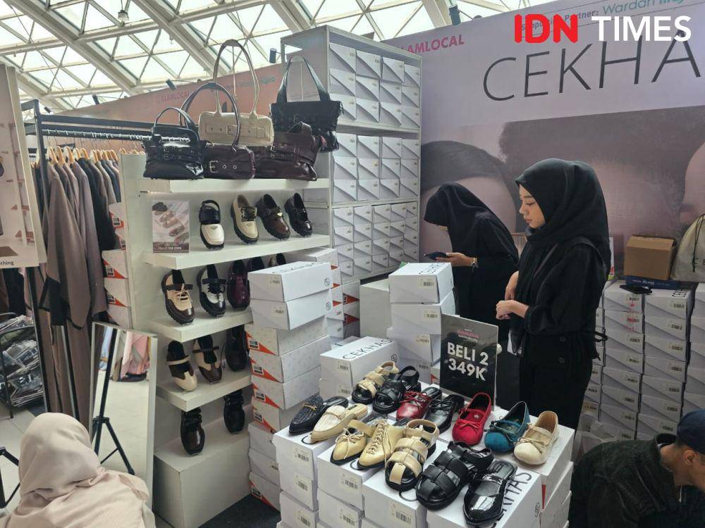 Potret Bazar GlamLocal di PIM 3. 5 Maret 2025. (IDN Times/M. Tarmizi Murdianto)