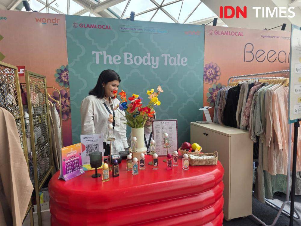 Potret Bazar GlamLocal di PIM 3. 5 Maret 2025. (IDN Times/M. Tarmizi Murdianto)