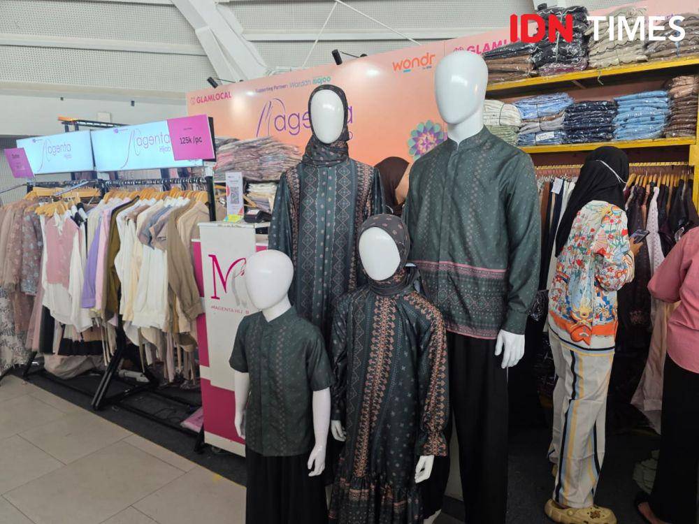 Potret Bazar GlamLocal di PIM 3. 5 Maret 2025. (IDN Times/M. Tarmizi Murdianto)
