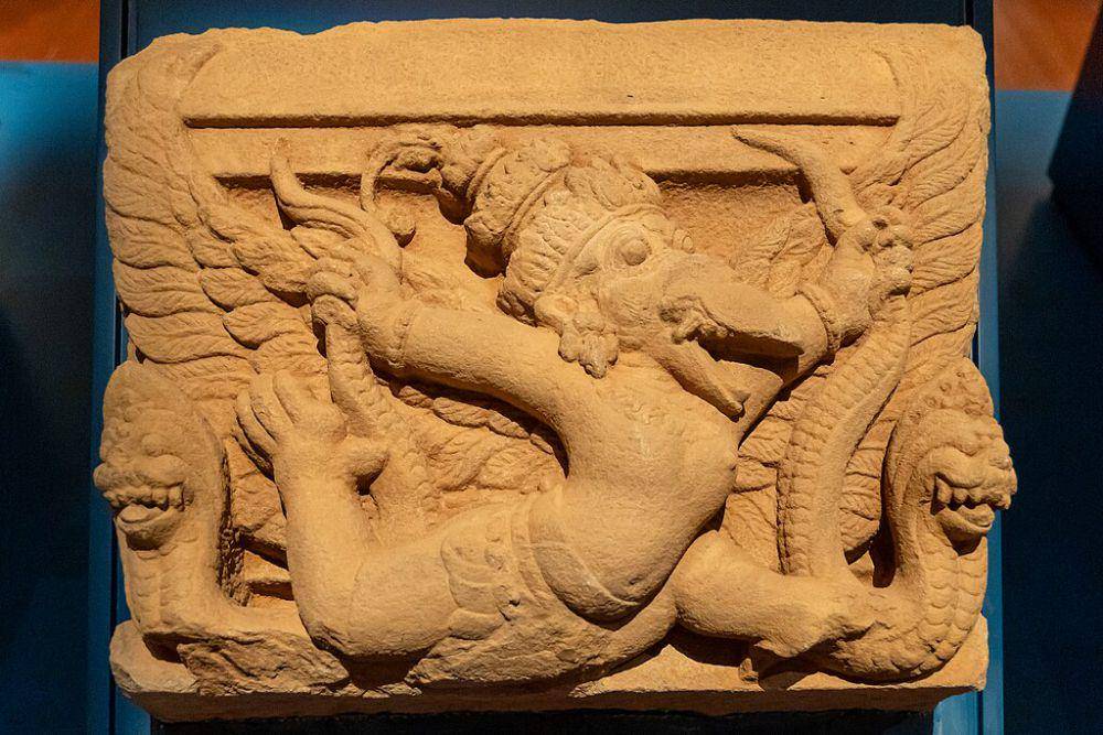 Patung Garuda (commons.wikimedia.org/Wuselig)