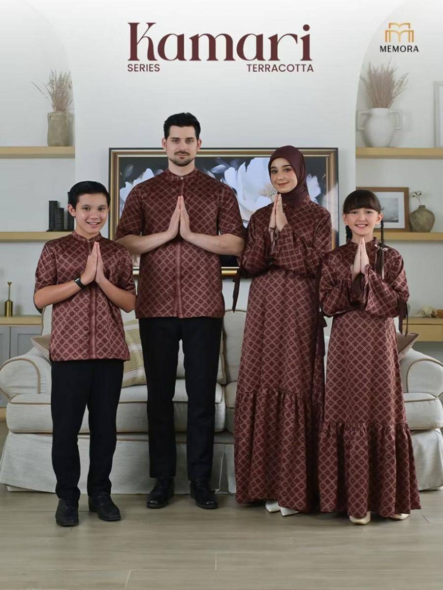 baju lebaran keluarga cokelat mahogany (shopee.co.id/Hidayah Sarimbit Original)