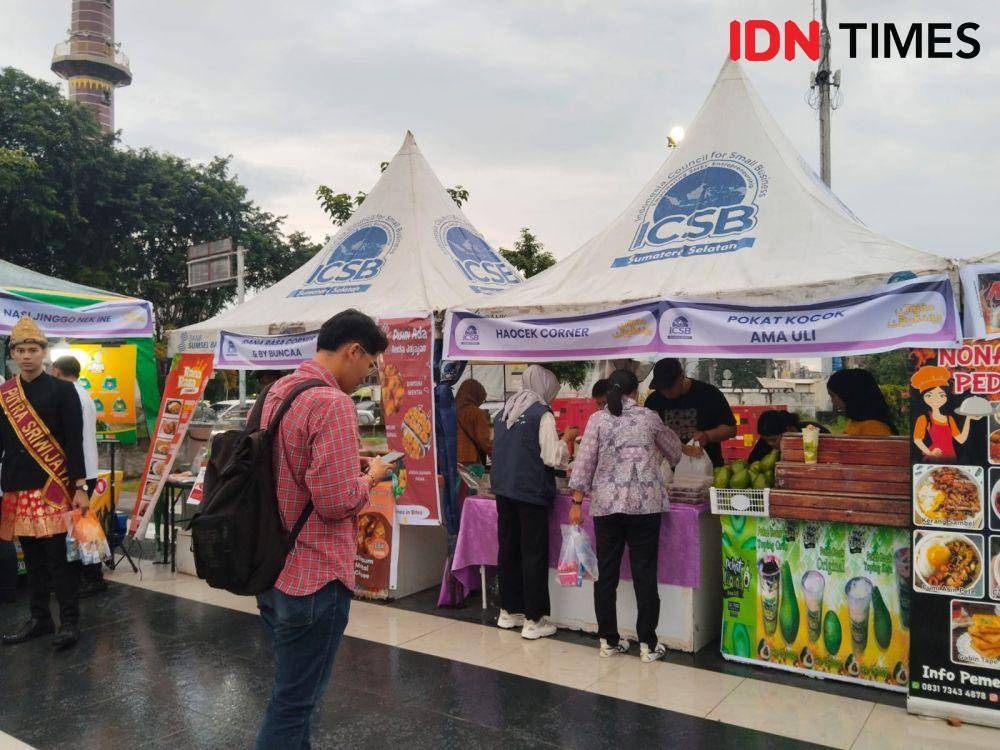 Jajan bukoan Monpera Palembang (IDN Times/Feny Maulia Agustin)