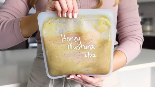 ilustrasi bumbu marinasi honey mustard chicken (YouTube.com/Downshiftology)