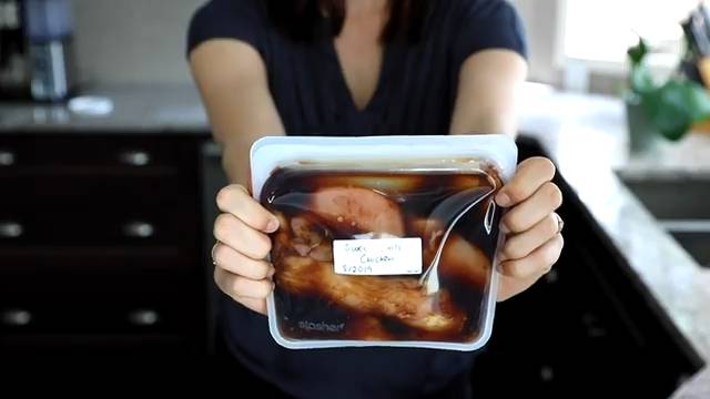 ilustrasi bumbu marinasi sweet chili lime chicken (YouTube.com/Sweet Peas Saffron)