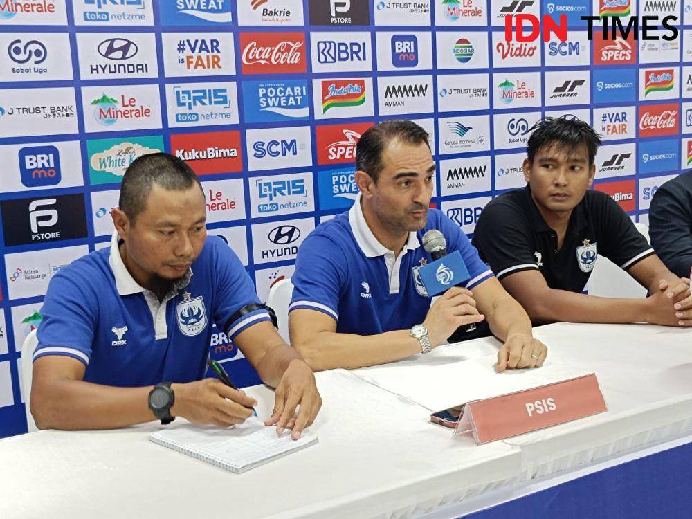 Pelatih PSIS Semarang, Gilbert Agius usai melawan Persija di Indomilk Arena, Rabu (5/3/2025). (IDN Times/Tino).