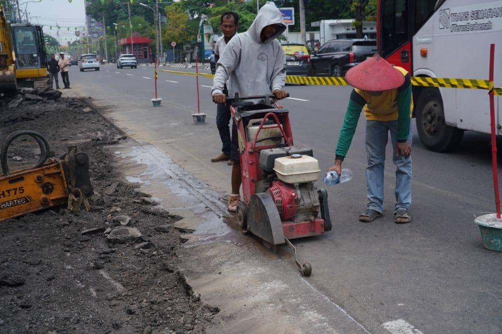 Jalan Berlubang di Semarang Diperbaiki, Targetkan Lebaran Sudah Mulus