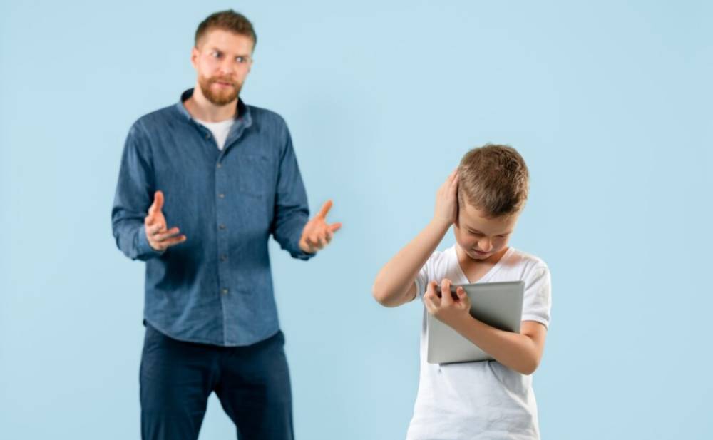 Lingkungan yang pemarah akan mempengaruhi anak hingga dia menjadi orang dewasa yang pemarah (freepik.com/master1305)