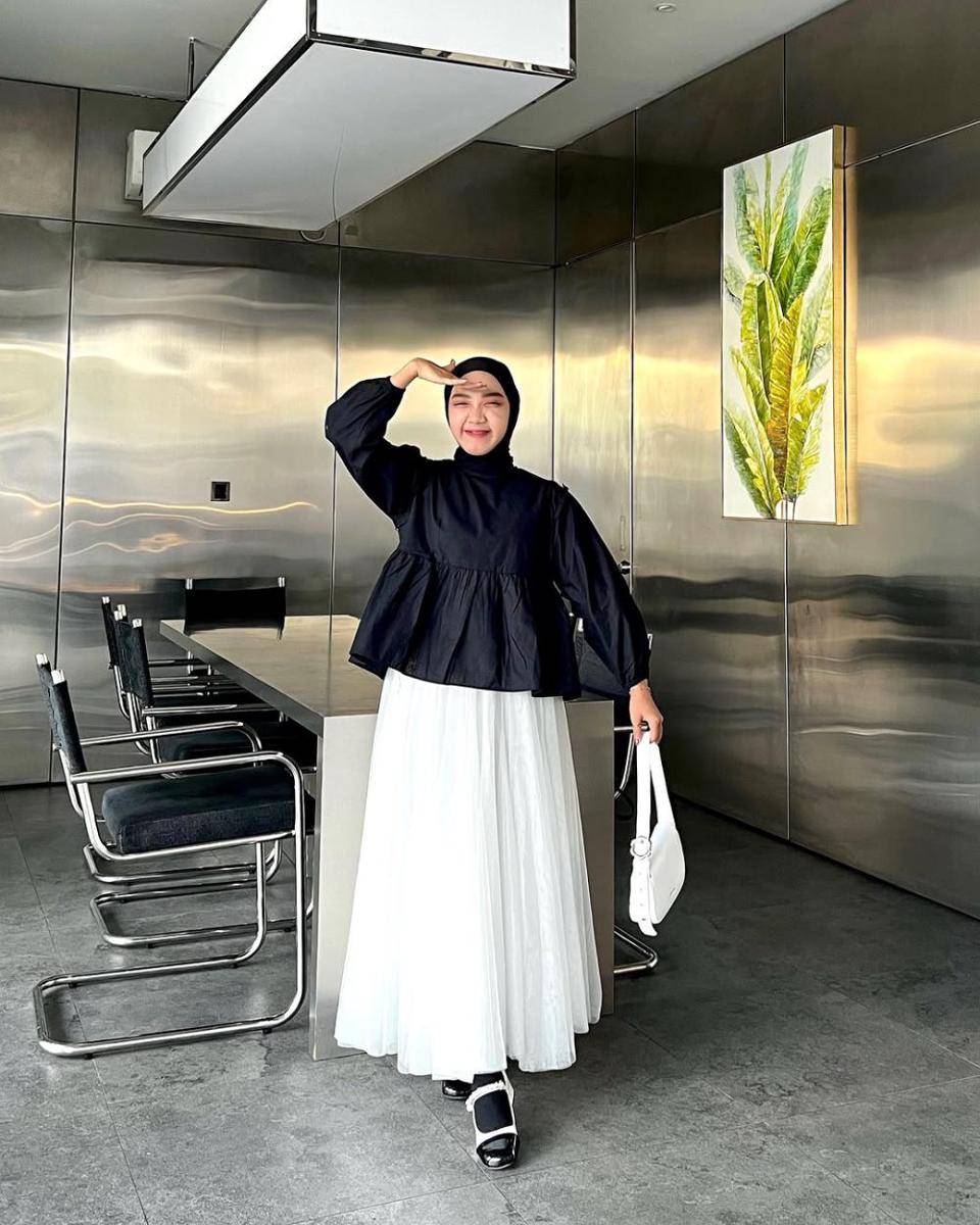 Rini Setiya (instagram.com/rinisetyaa)