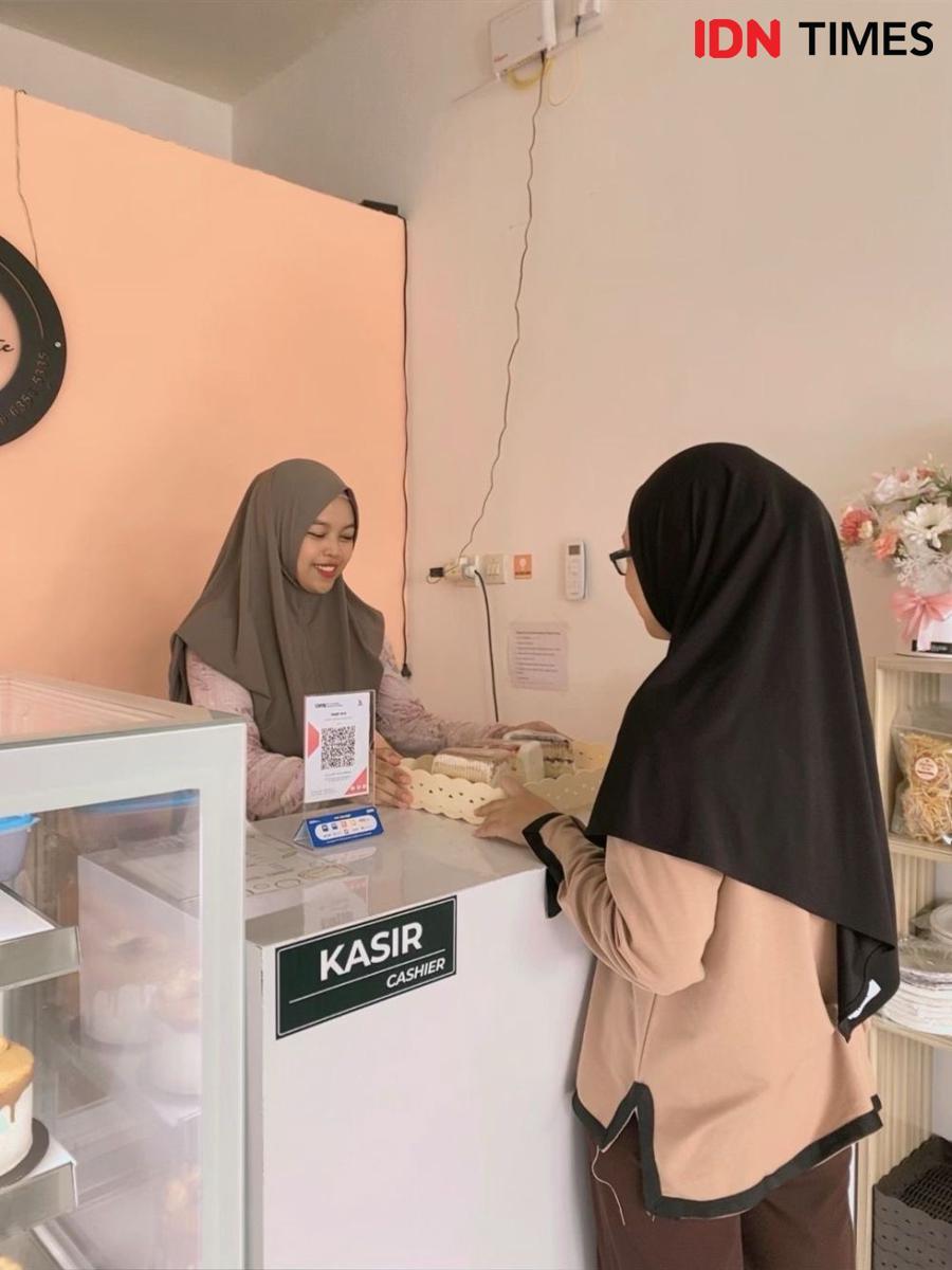 Digitalisasi, BRI Praya Gencarkan Penggunaan QRIS di Lombok Tengah