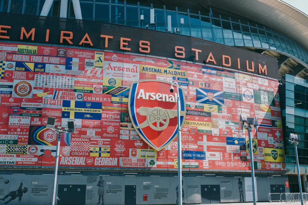 ilustrasi stadion sepakbola, Emirates Stadium (pexels.com/Huy Phan)