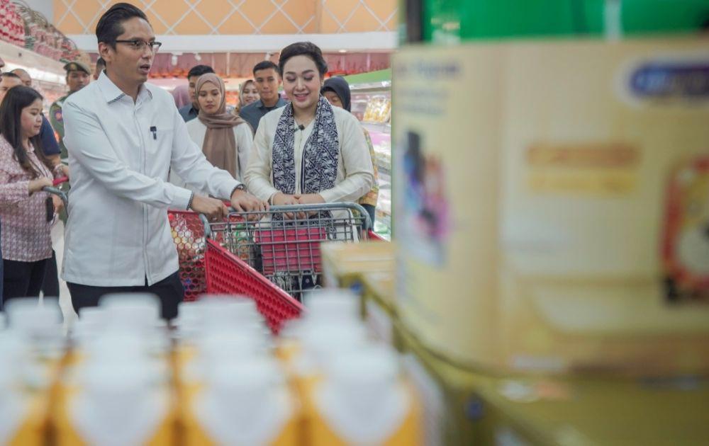 Tinjau Supermarket Wali Kota Temukan Permen Tak Jelas  Kedaluwarsanya