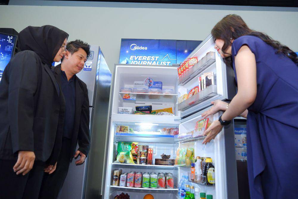 Kulkas Midea Everest Series diperkenalkan di Medan, Kamis (6/3/2025) (dok.Midea)
