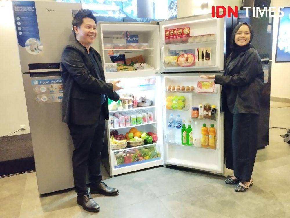 Kulkas Midea Everest Series diperkenalkan di Medan, Kamis (6/3/2025) (IDN Times/Doni Hermawan)
