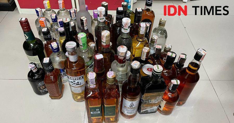 Jelang Malam Takbiran, Polres Bantul Sita Ratusan Botol Miras