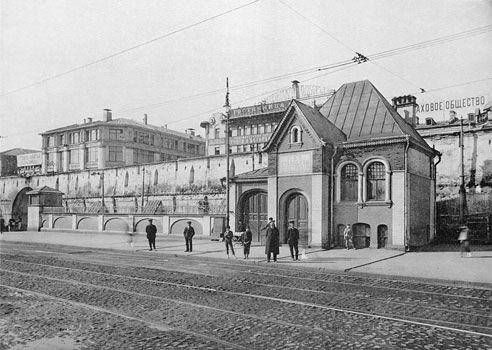 wilayah gedung Lubyanka di masa lampau (commons.wikimedia.org/wiki/Anonymous photographer for P. P. Pavlov print shop)