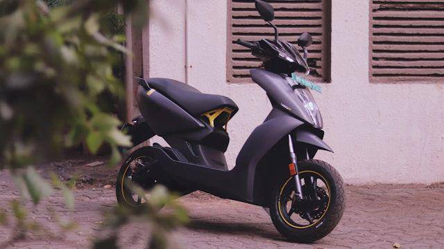 ilustrasi motor listrik (unsplash/om kamath)