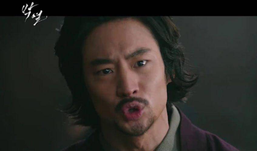 Lee Je Hoon di film Anarchist from Colony (dok. Megabox Plus M/Anarchist from Colony)