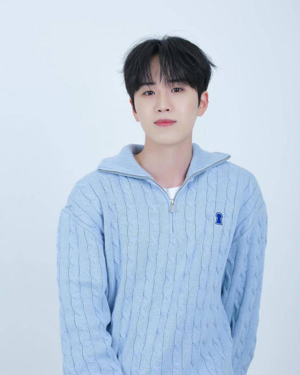 Younghoon (instagram.com/0.rtoli)