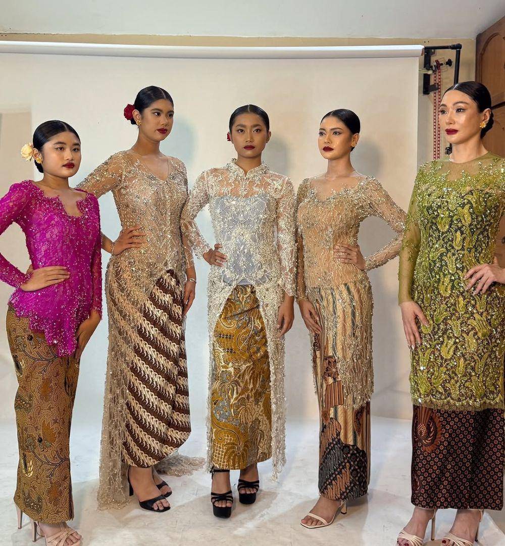 Gaya Makeup dan Kebaya Graduate Almira Anak AHY di Sekolah Model (instagram.com/kimmyjayantischool)