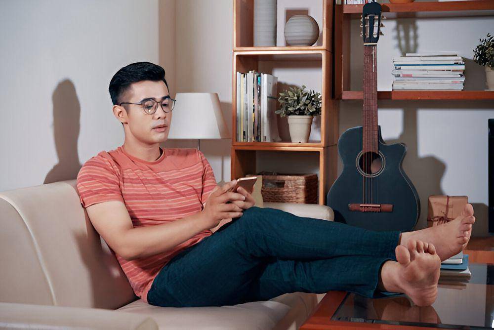 ilustrasi pria sedang me time (freepik.com/pressfoto)
