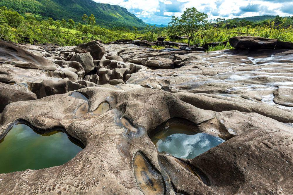 4 Fakta Unik Vale da Lua, Lembah yang Terbentuk dari Batu Kuarsa Purba