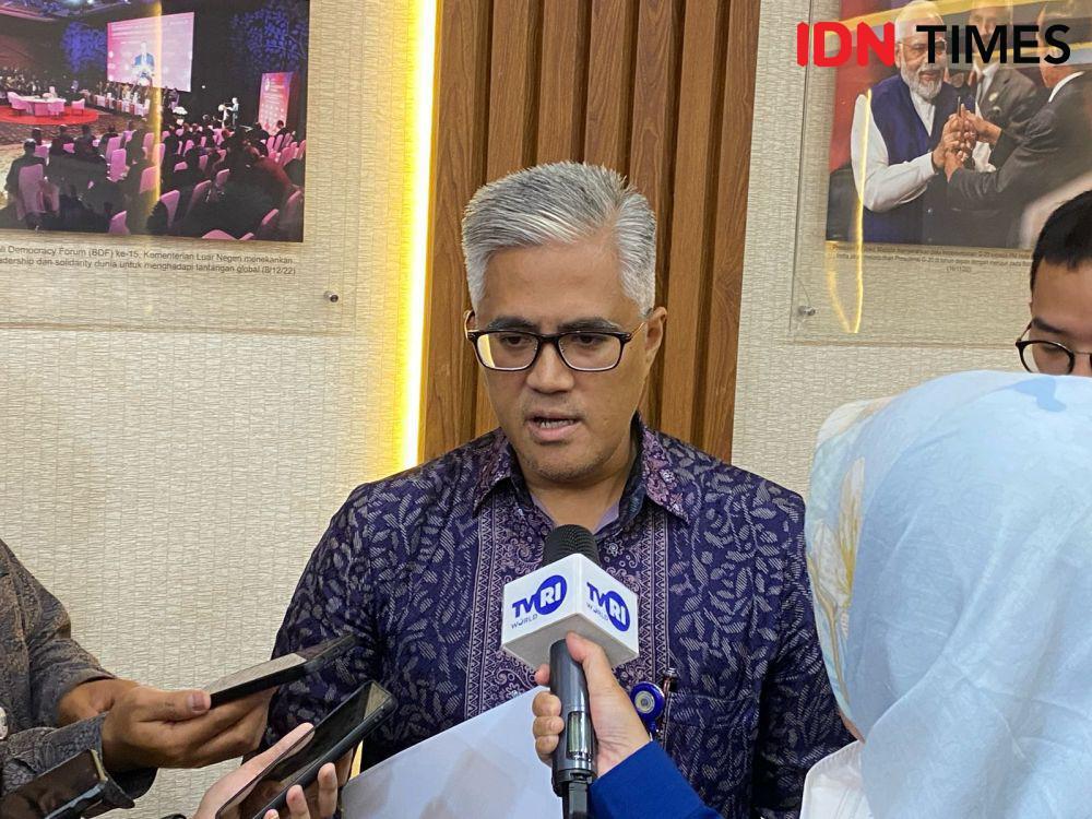 Jubir Kemlu RI Roy Soemirat. (IDN Times/Marcheilla Ariesta)