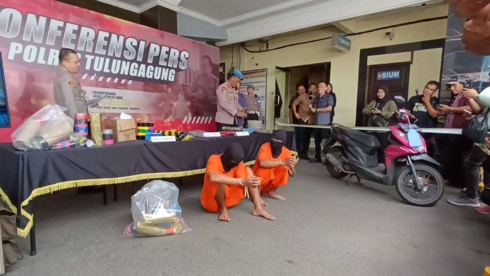 Tersangka pembuat petasan di Tulungagung ditangkap. IDN Times/ Bramanta Pamungkas