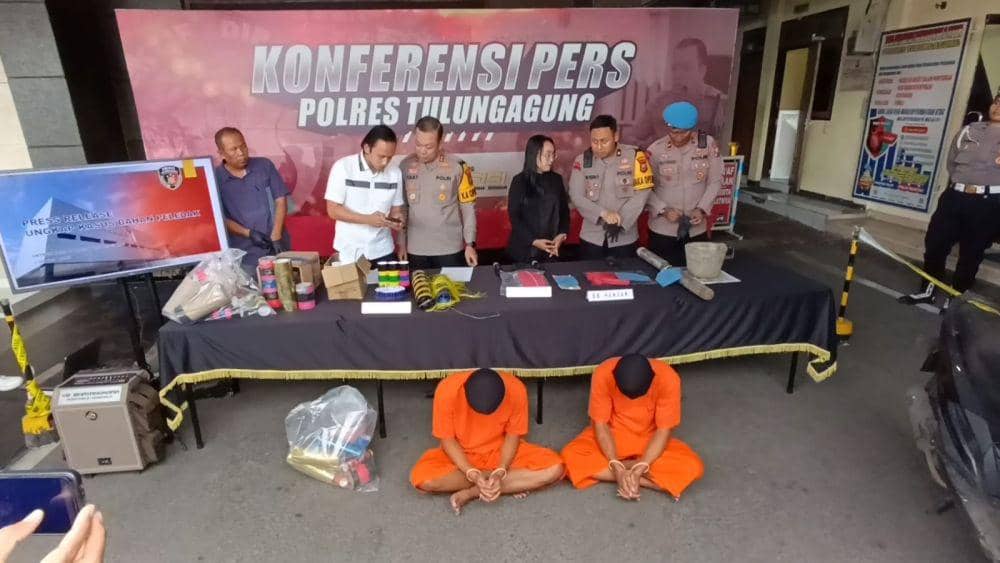 Tersangka pembuat petasan di Tulungagung ditangkap. IDN Times/ Bramanta Pamungkas