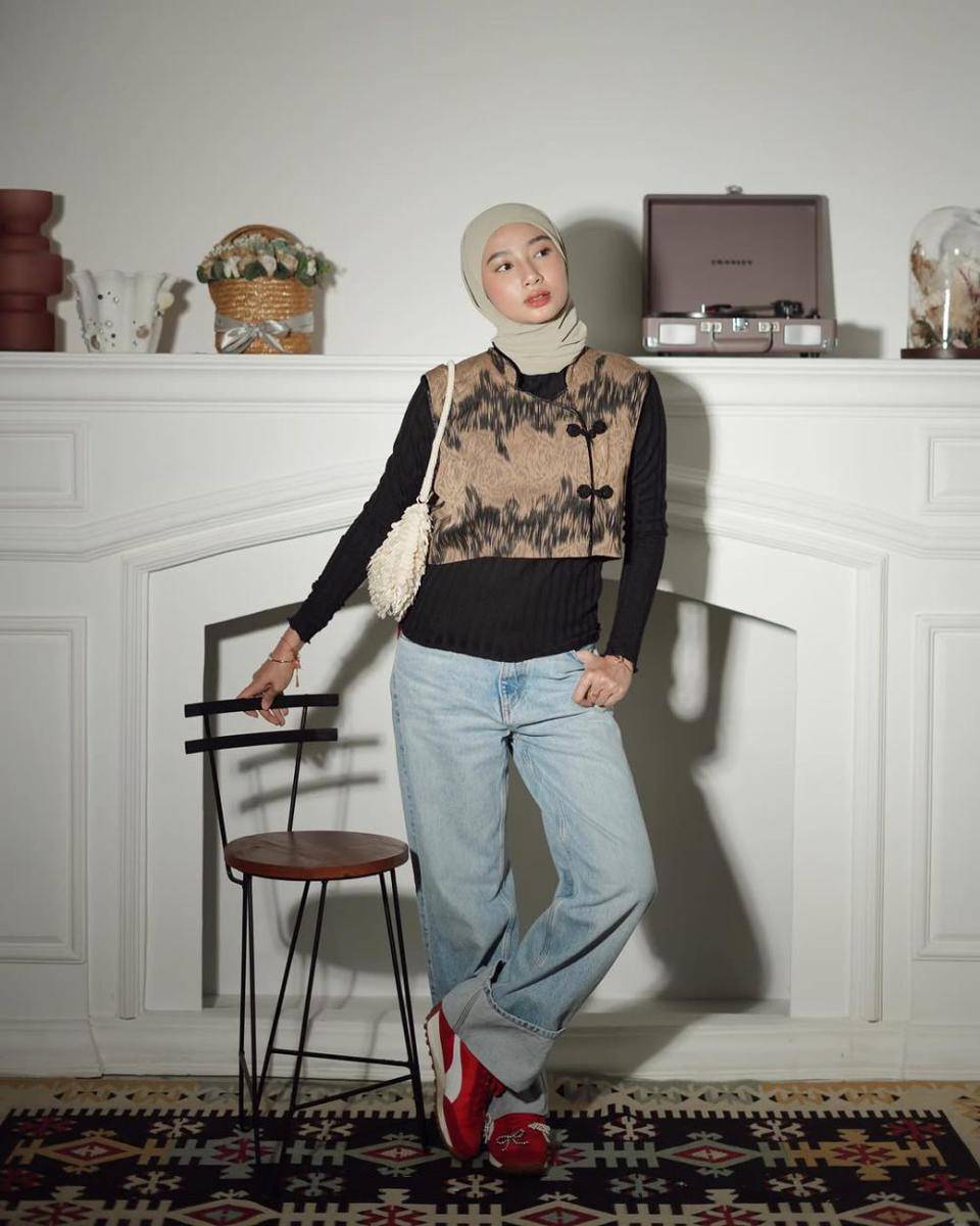 referensi gaya layering ala Ansellma Putri (instagram.com/ansellmaputri)